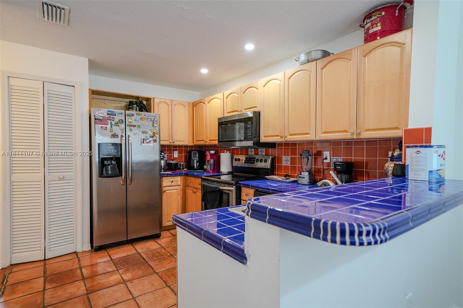 MAHOGANY ISLE HOMES CONDO - Residential