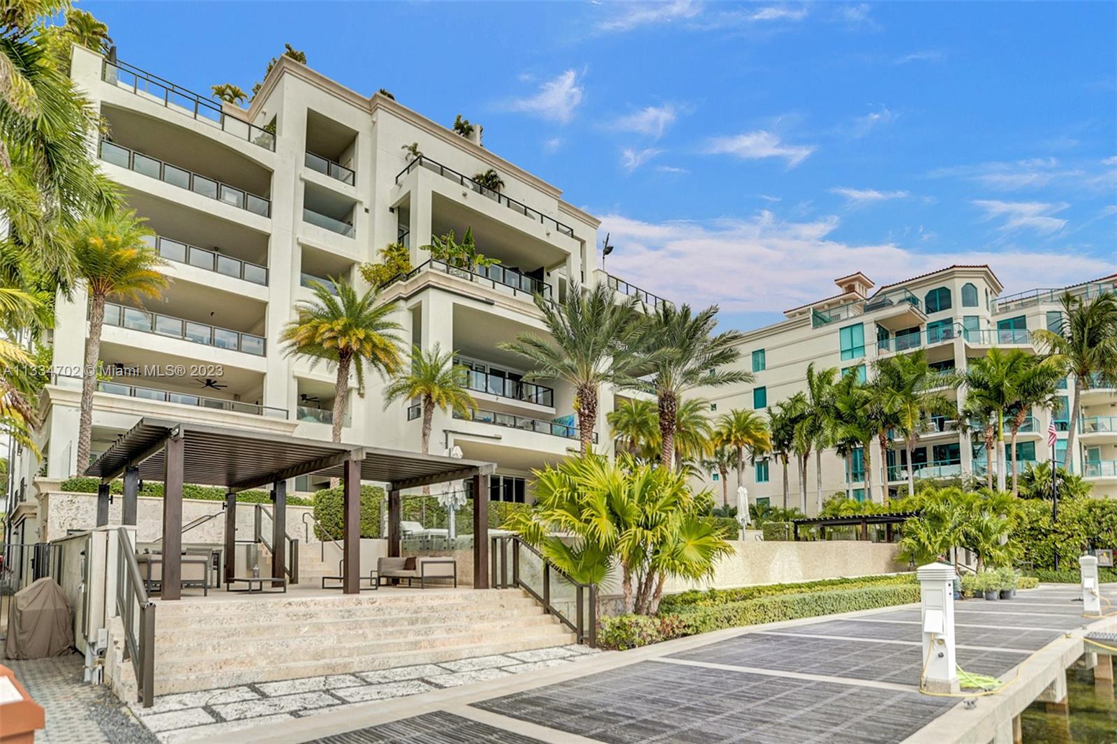 RESIDENCES AT VIZCAYA CON - Residential Lease