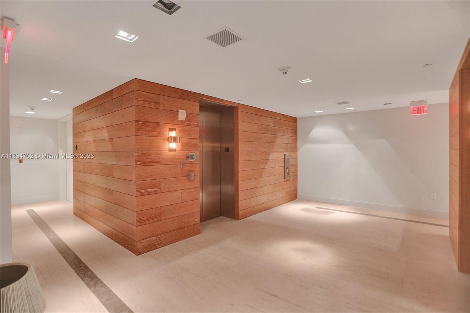 RESIDENCES AT VIZCAYA CON - Residential Lease