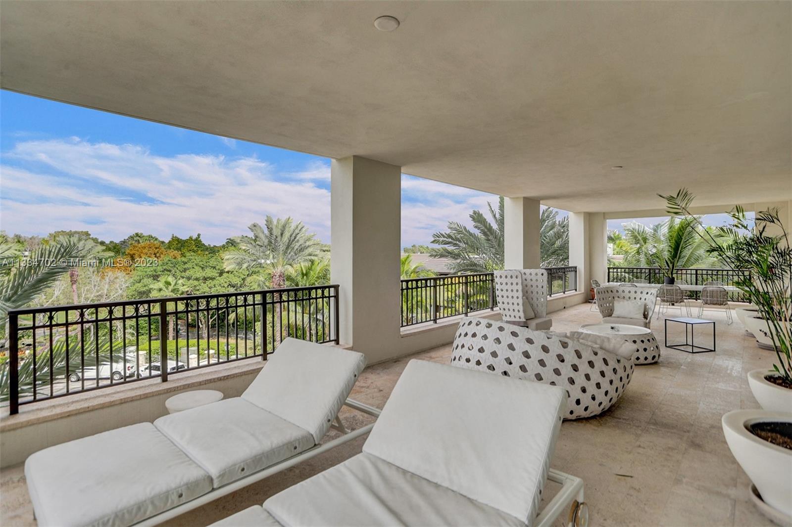 RESIDENCES AT VIZCAYA CON - Residential Lease