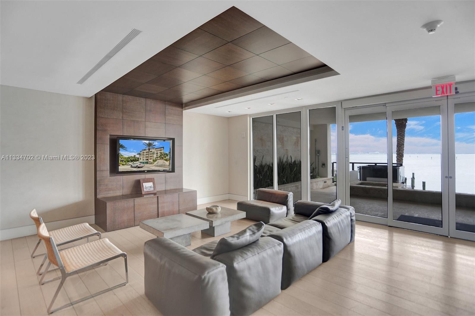 RESIDENCES AT VIZCAYA CON - Residential Lease