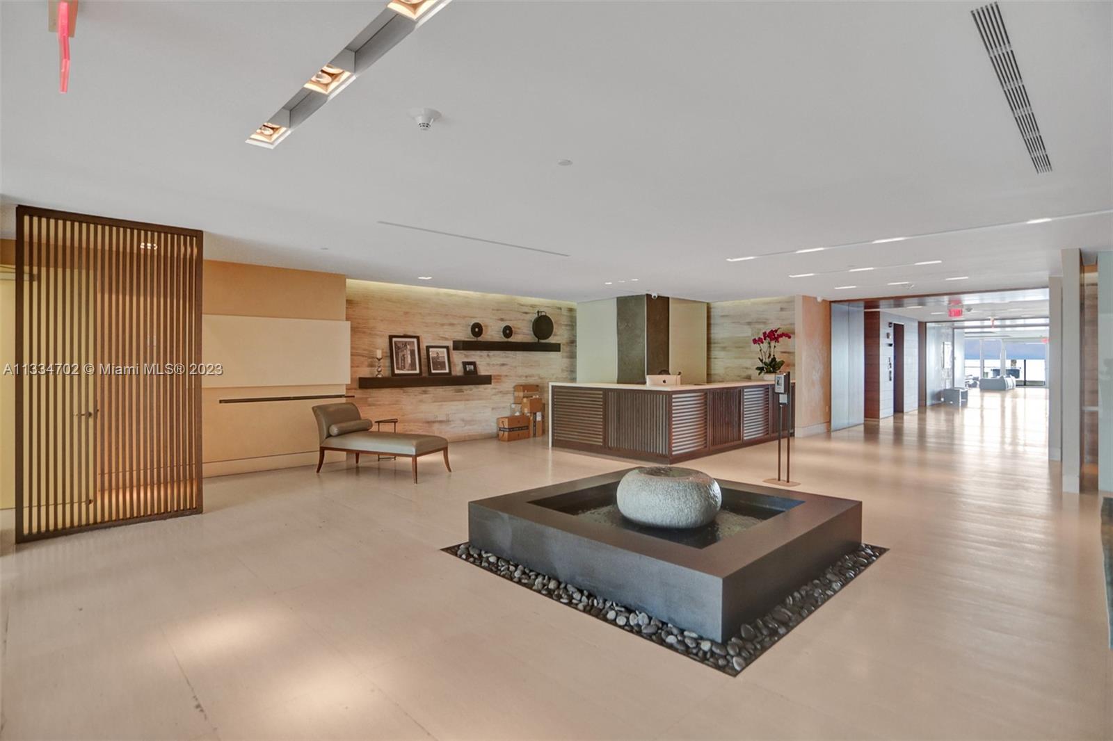 RESIDENCES AT VIZCAYA CON - Residential Lease