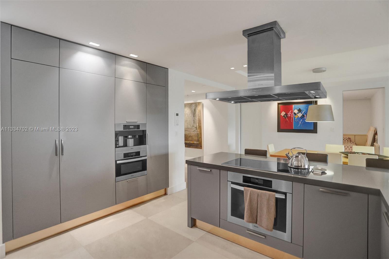 RESIDENCES AT VIZCAYA CON - Residential Lease