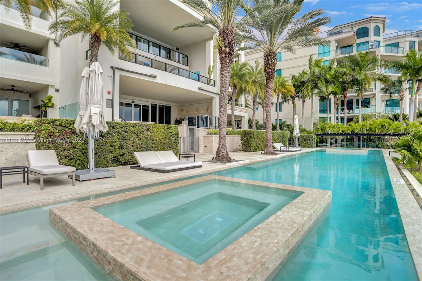 RESIDENCES AT VIZCAYA CON - Residential Lease