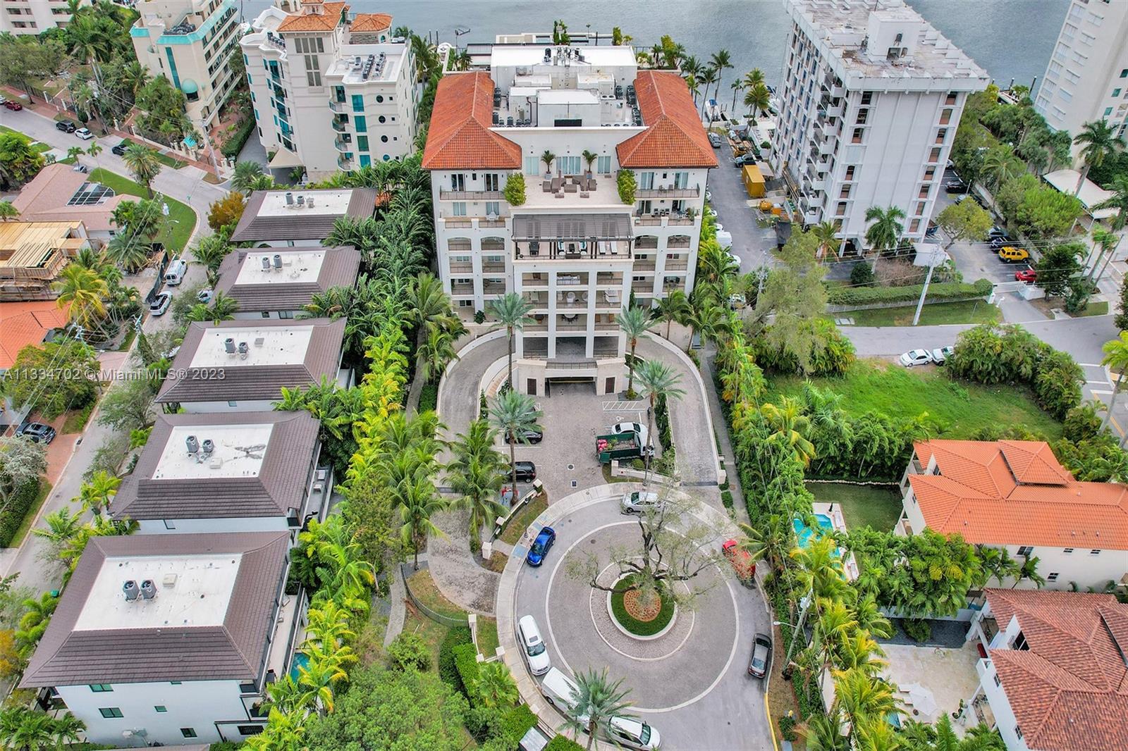 RESIDENCES AT VIZCAYA CON - Residential Lease