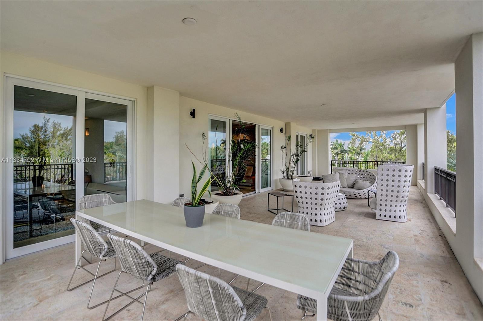 RESIDENCES AT VIZCAYA CON - Residential Lease