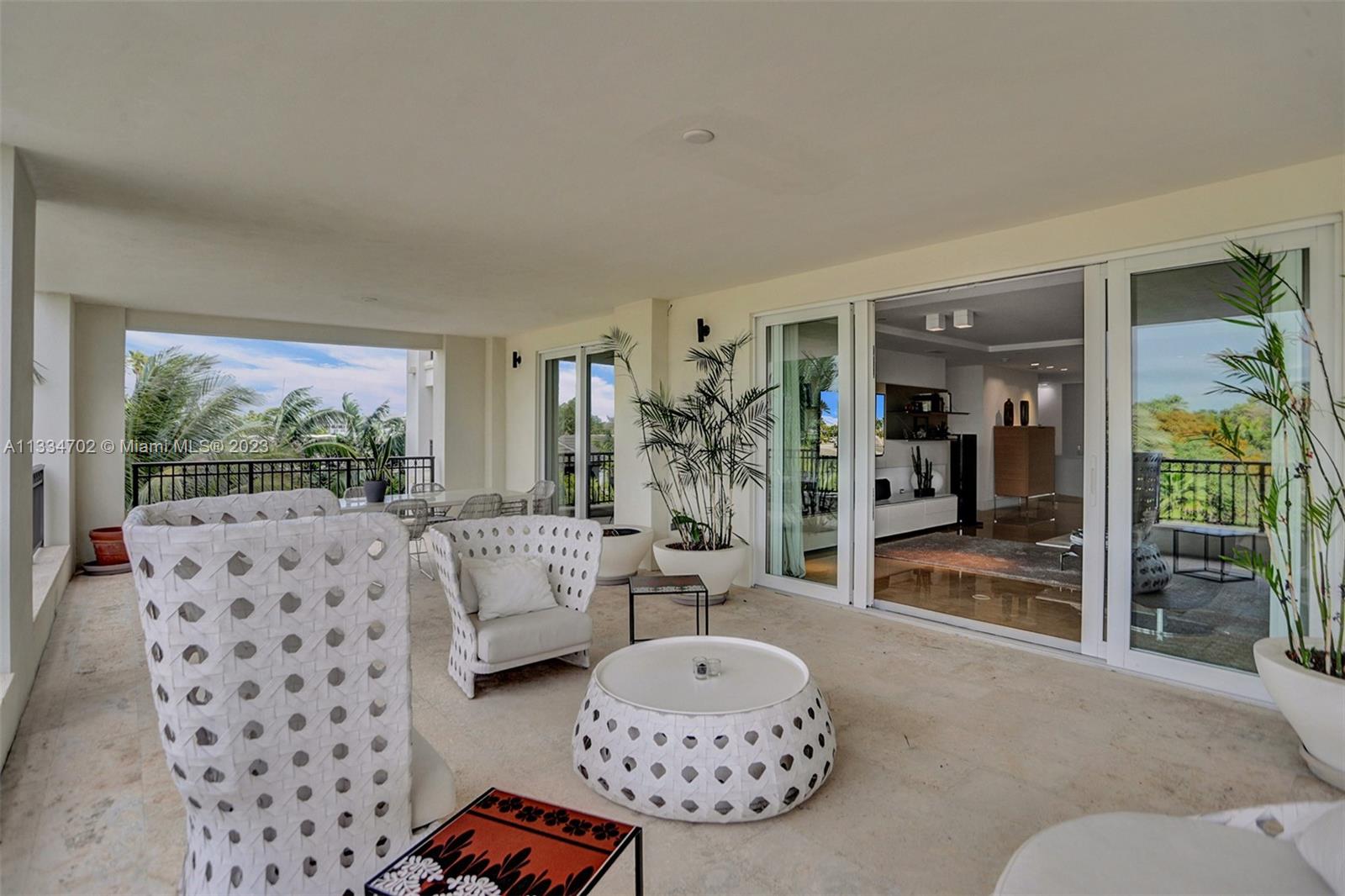 RESIDENCES AT VIZCAYA CON - Residential Lease