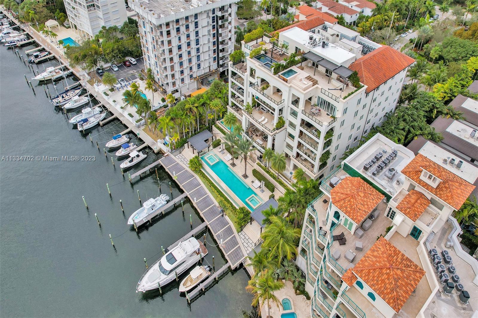 RESIDENCES AT VIZCAYA CON - Residential Lease