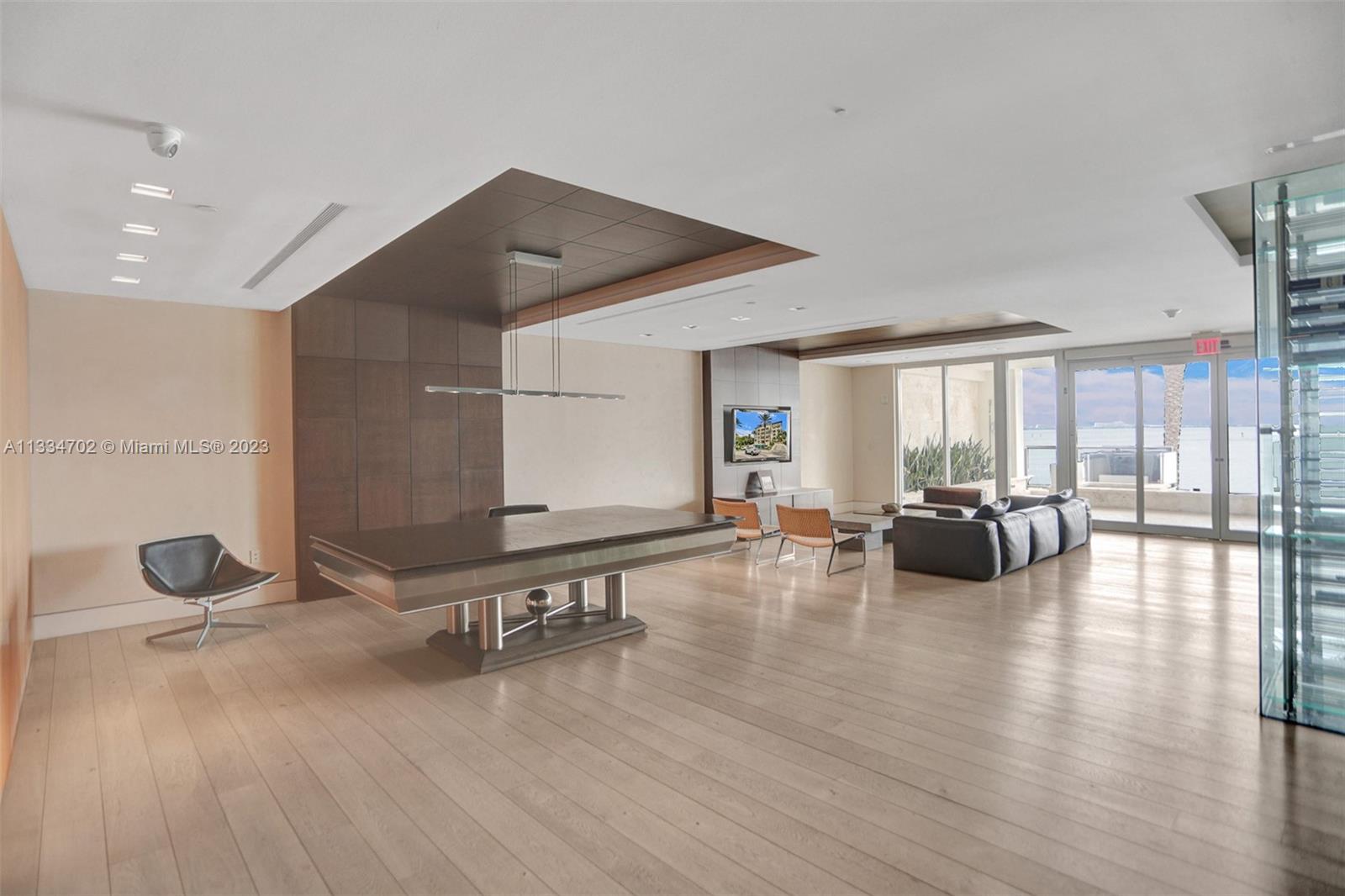 RESIDENCES AT VIZCAYA CON - Residential Lease