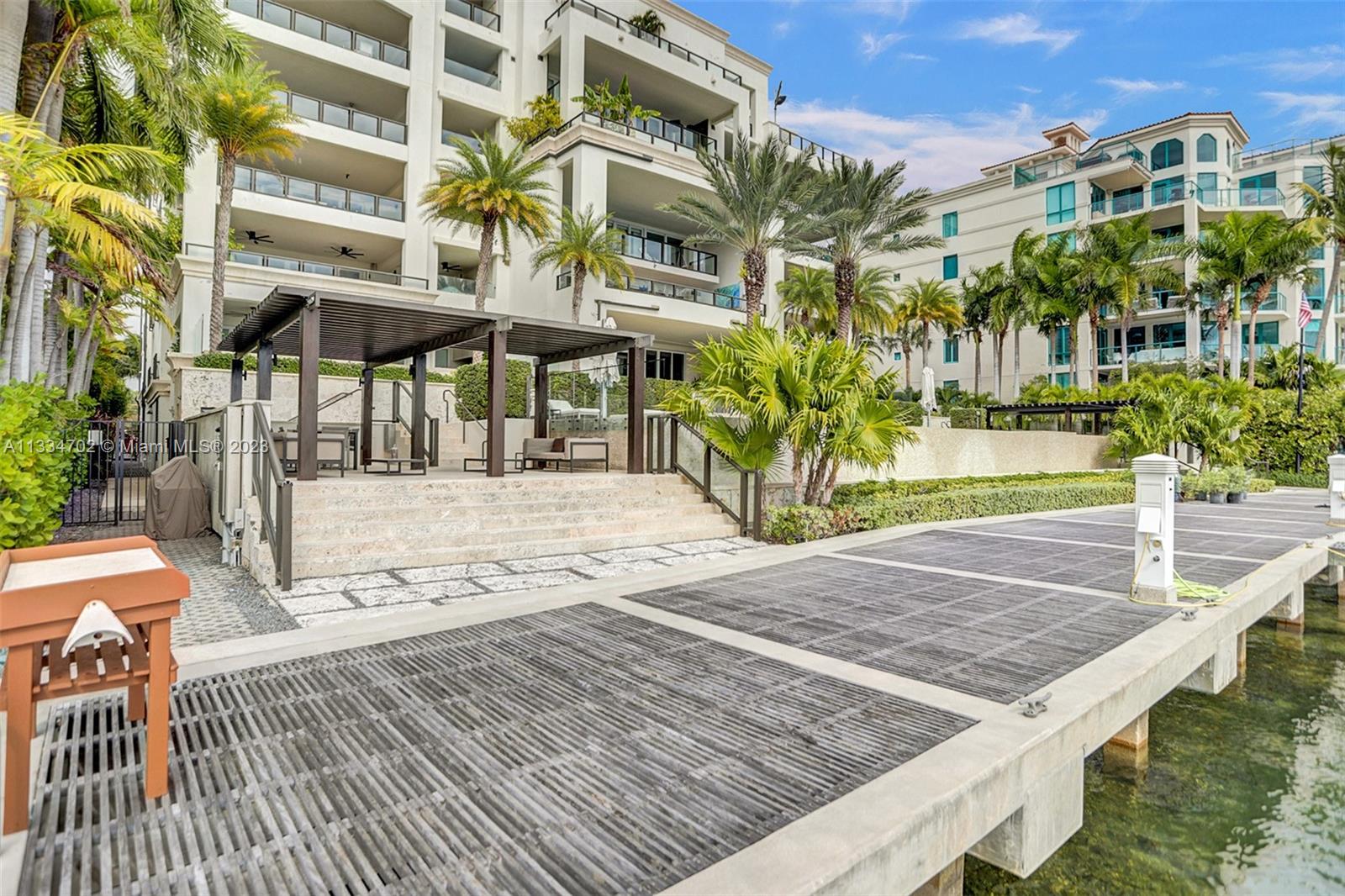 RESIDENCES AT VIZCAYA CON - Residential Lease