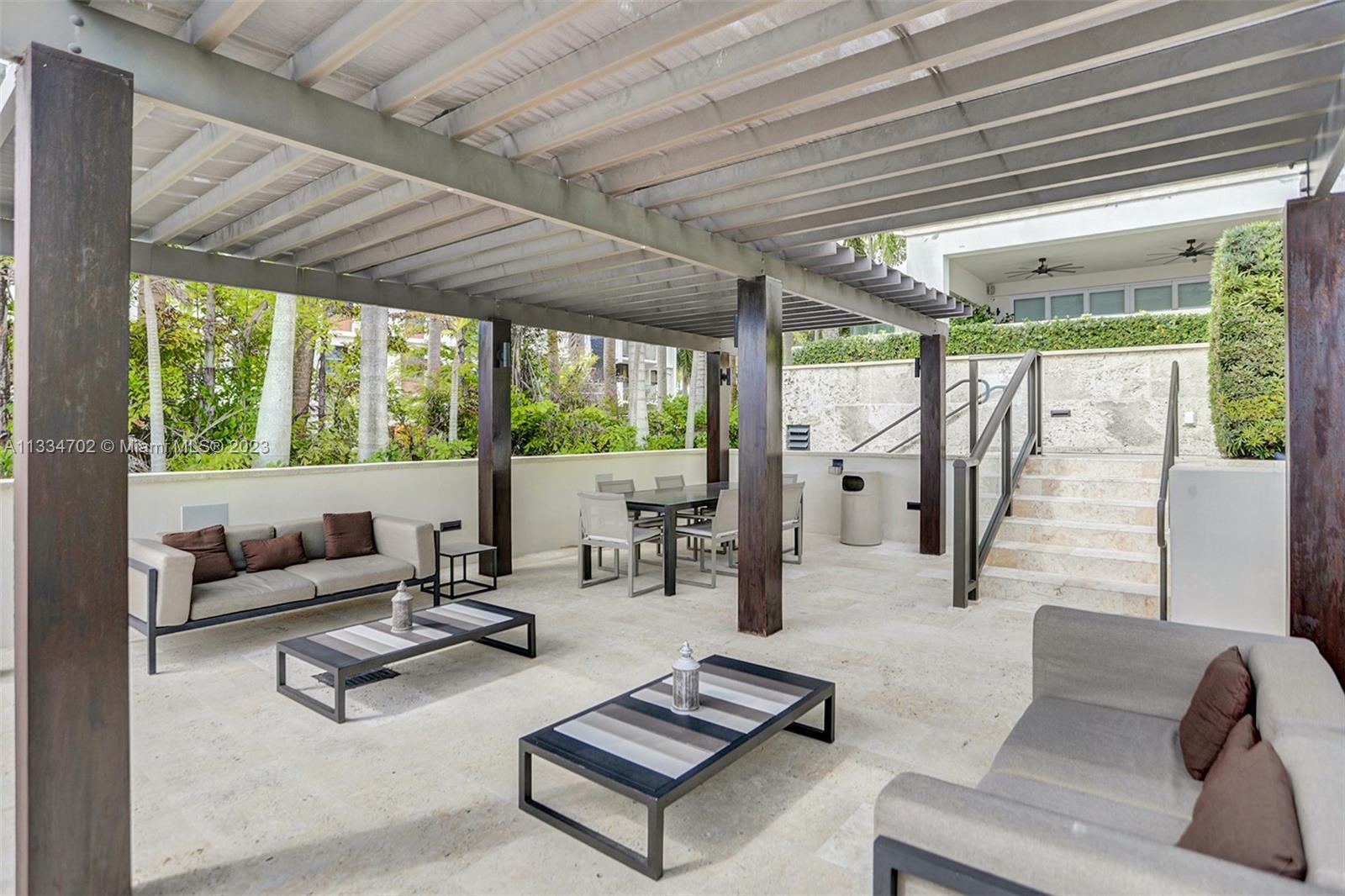 RESIDENCES AT VIZCAYA CON - Residential Lease