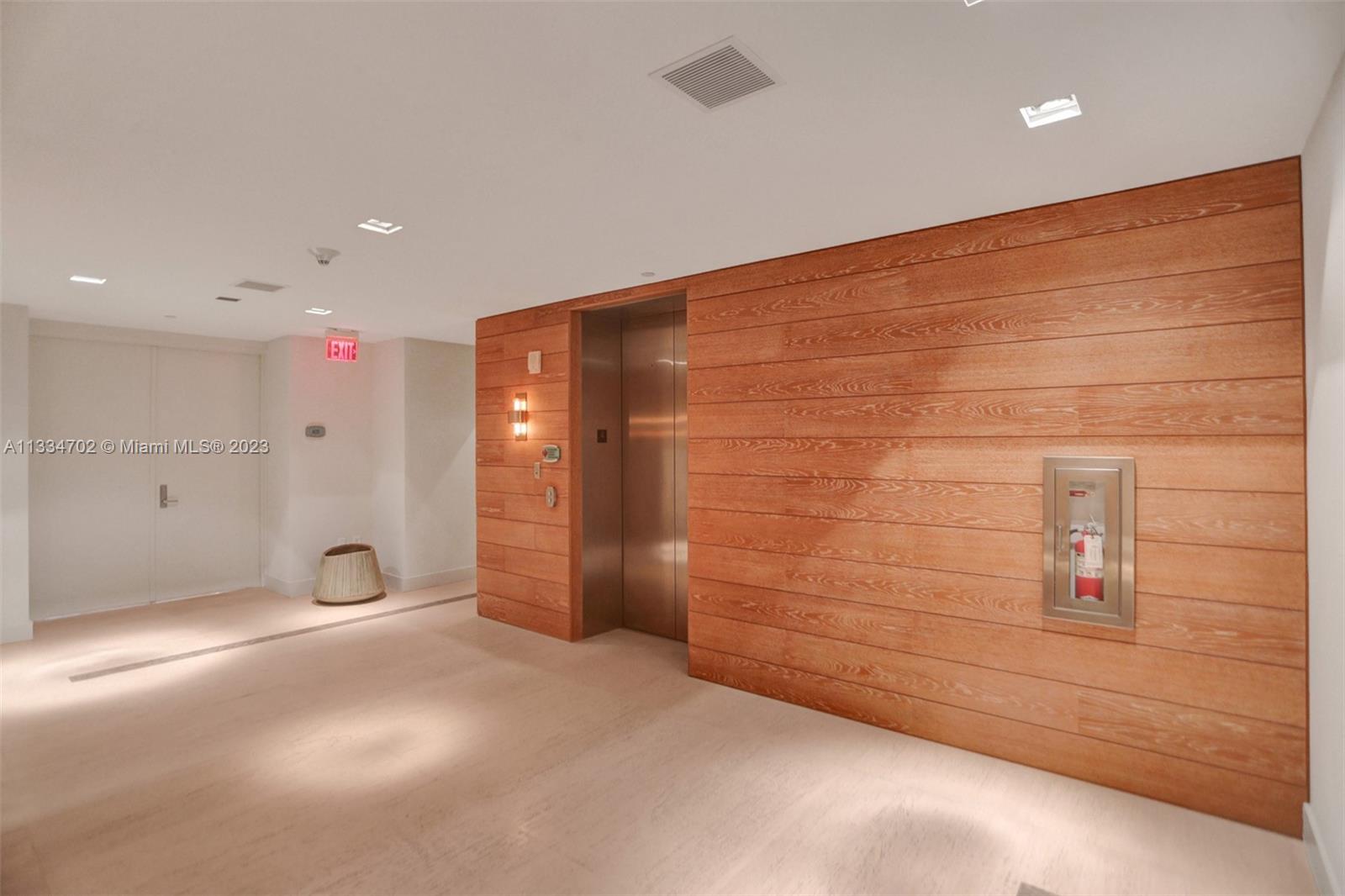 RESIDENCES AT VIZCAYA CON - Residential Lease