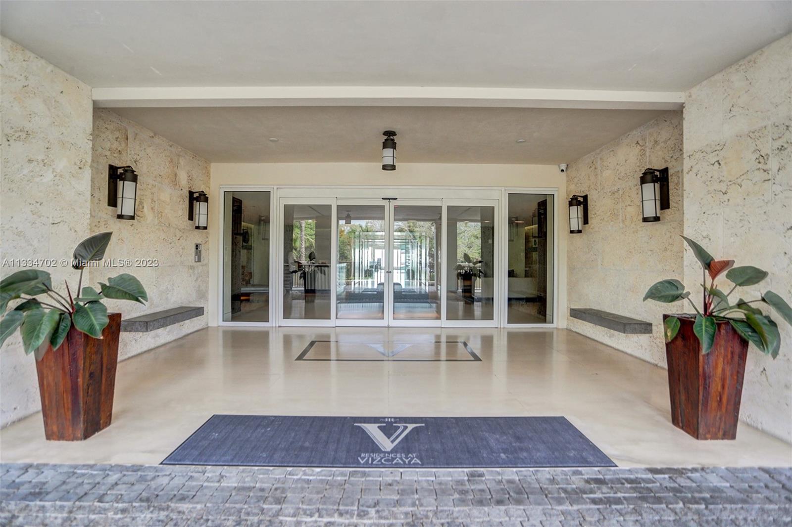 RESIDENCES AT VIZCAYA CON - Residential Lease