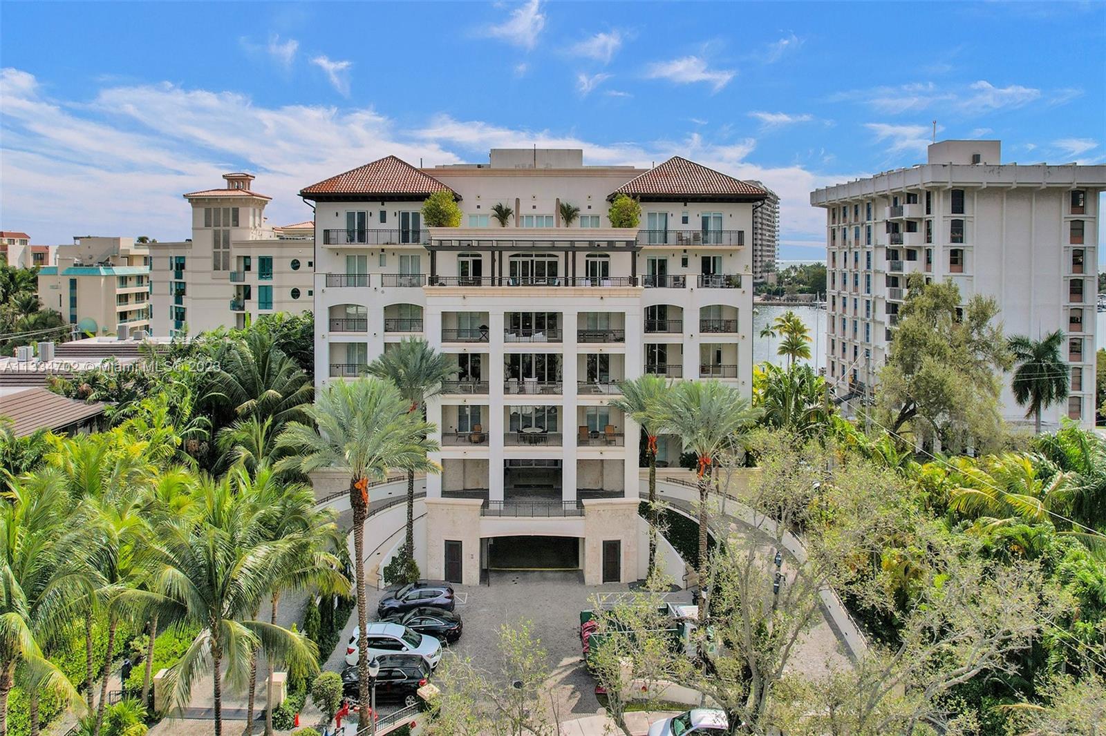 RESIDENCES AT VIZCAYA CON - Residential Lease