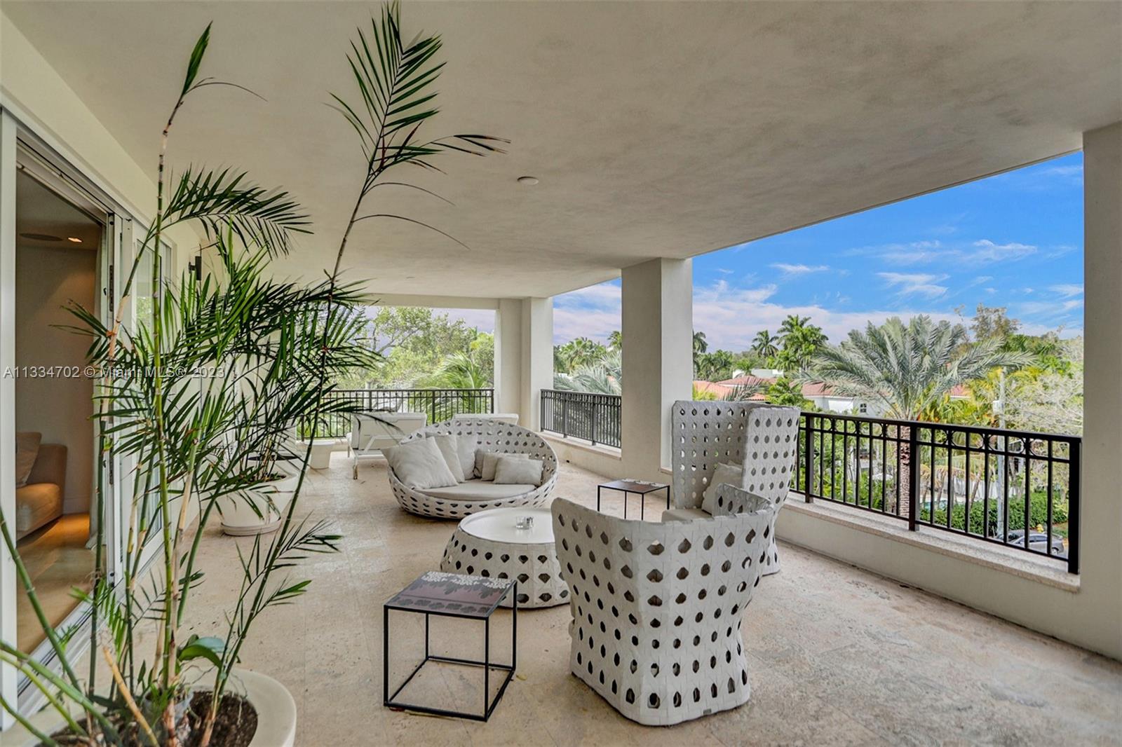 RESIDENCES AT VIZCAYA CON - Residential Lease
