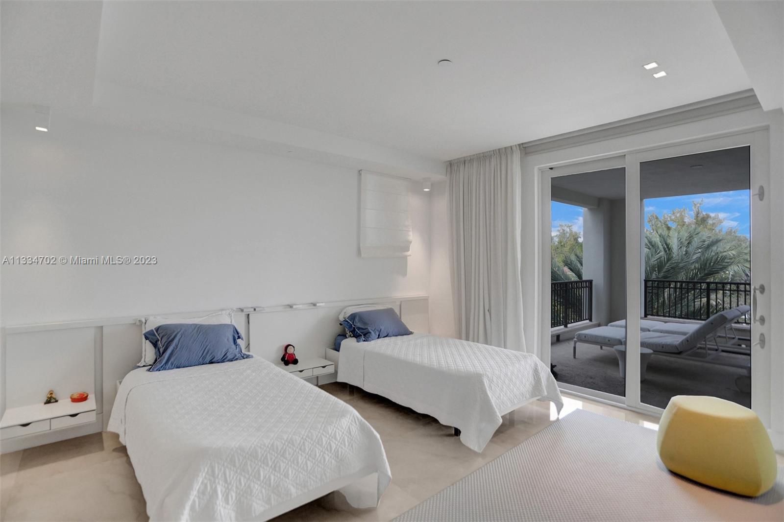 RESIDENCES AT VIZCAYA CON - Residential Lease