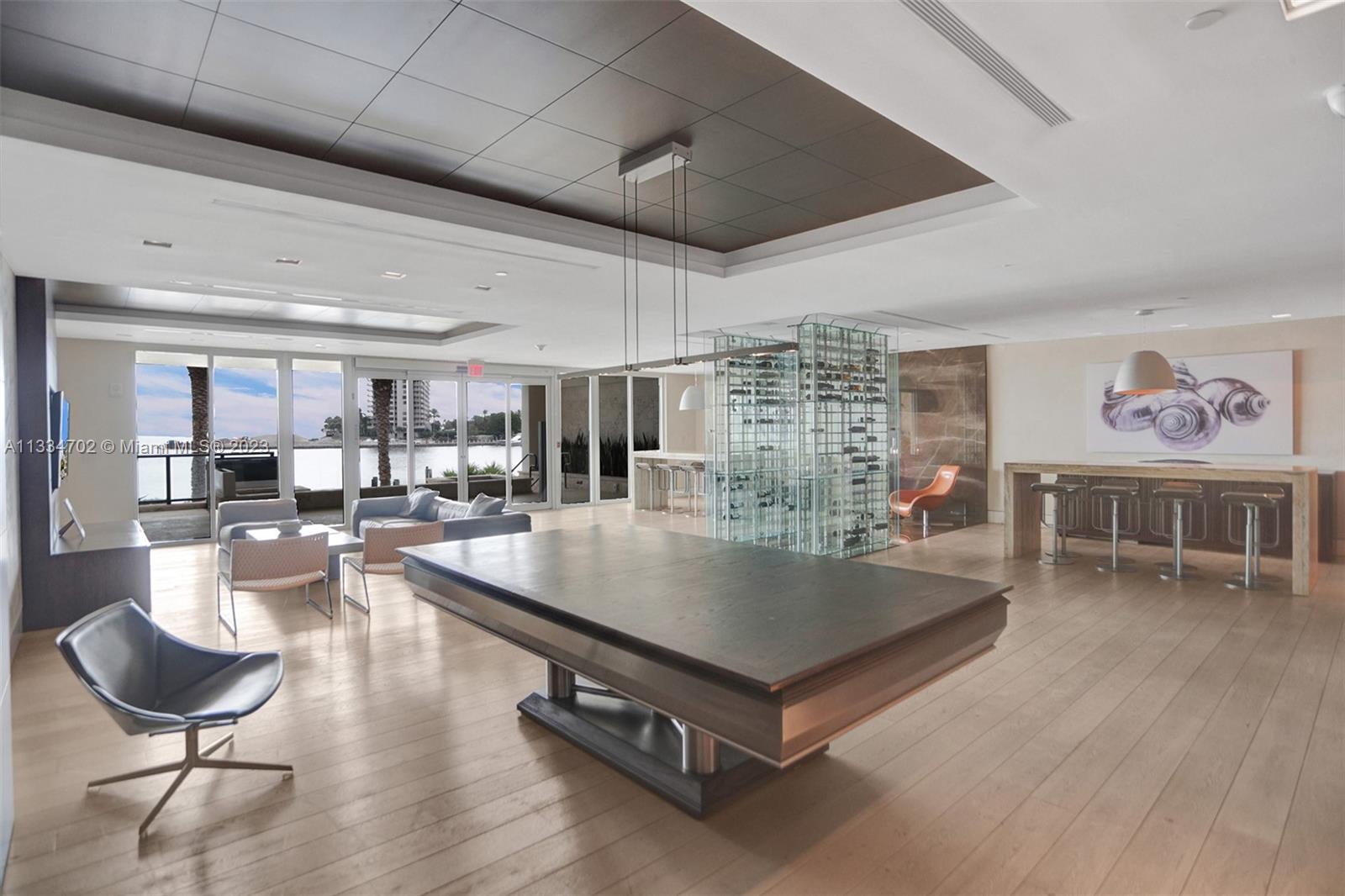 RESIDENCES AT VIZCAYA CON - Residential Lease