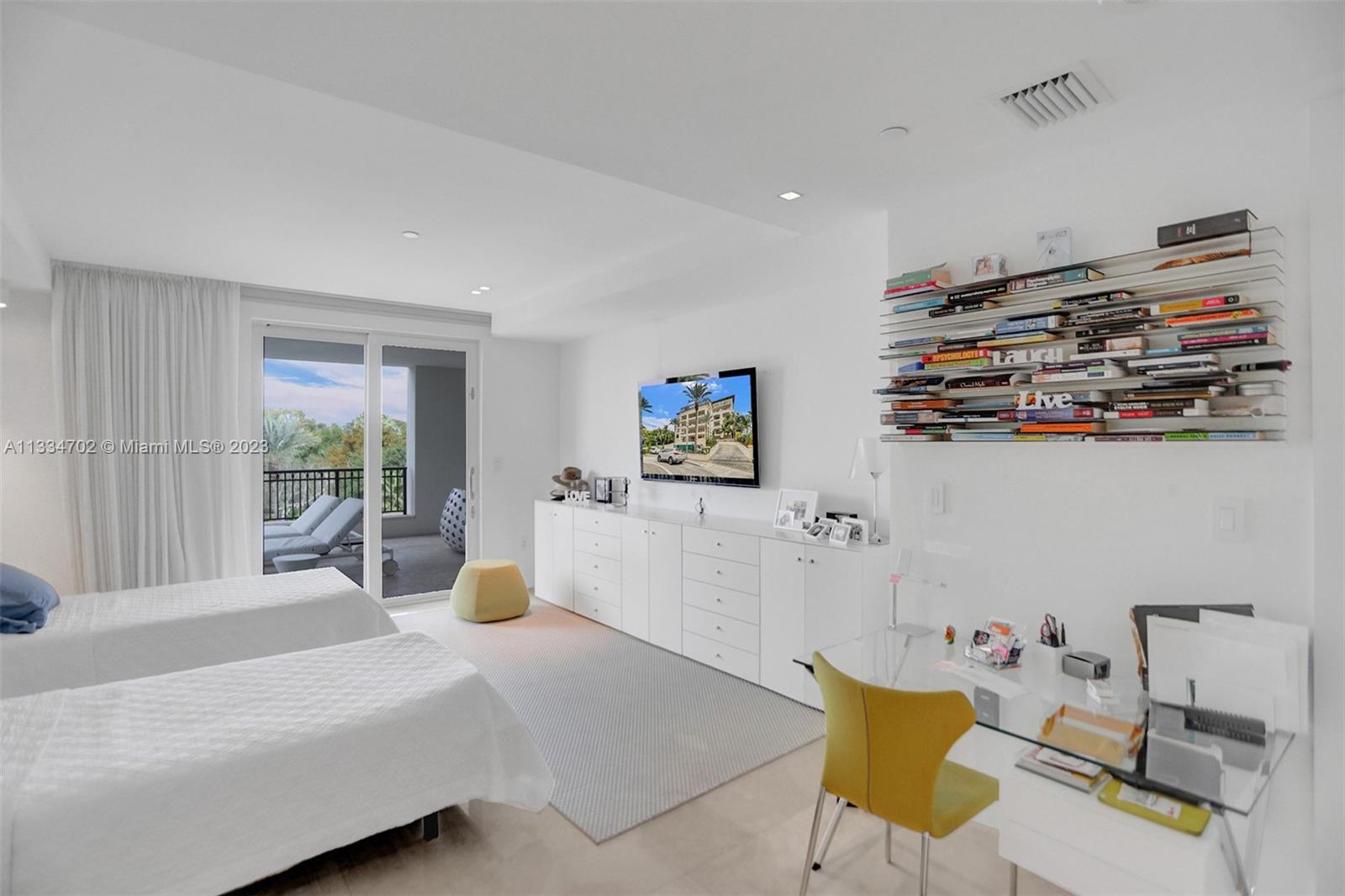 RESIDENCES AT VIZCAYA CON - Residential Lease