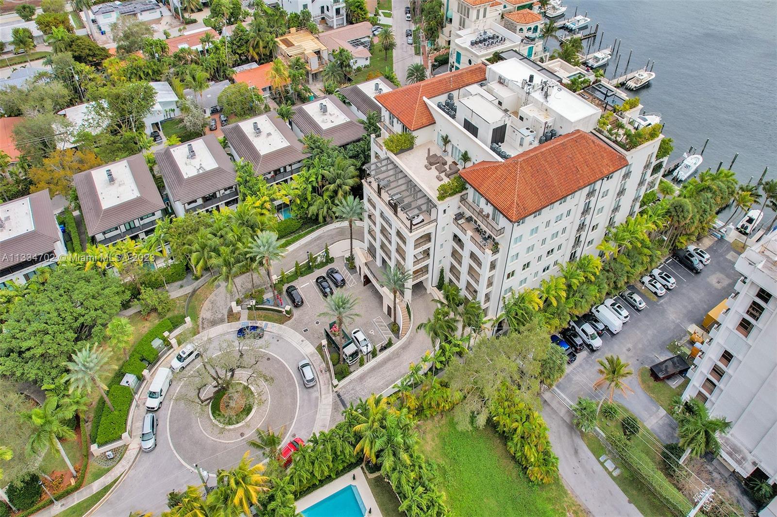 RESIDENCES AT VIZCAYA CON - Residential Lease
