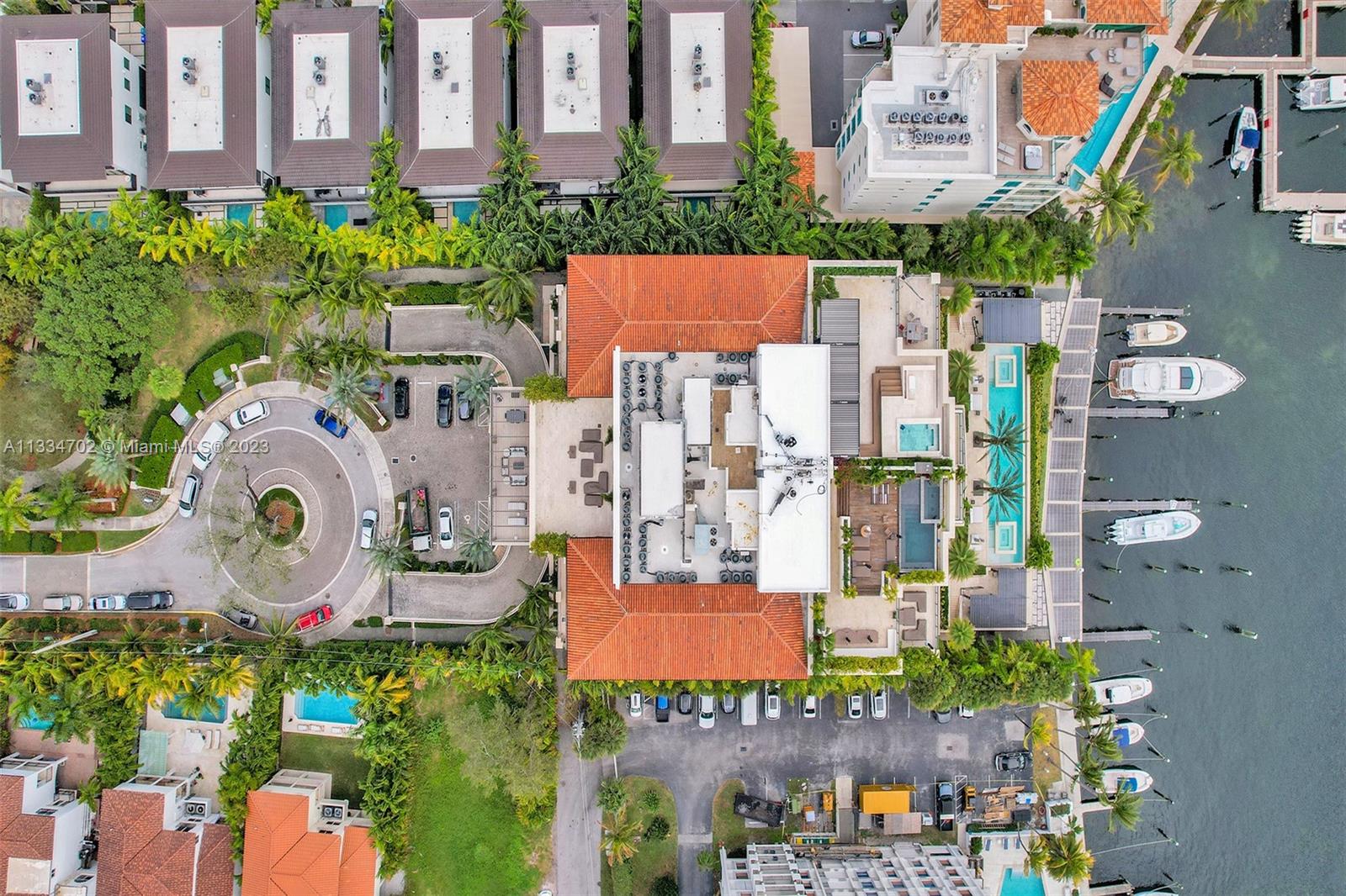 RESIDENCES AT VIZCAYA CON - Residential Lease