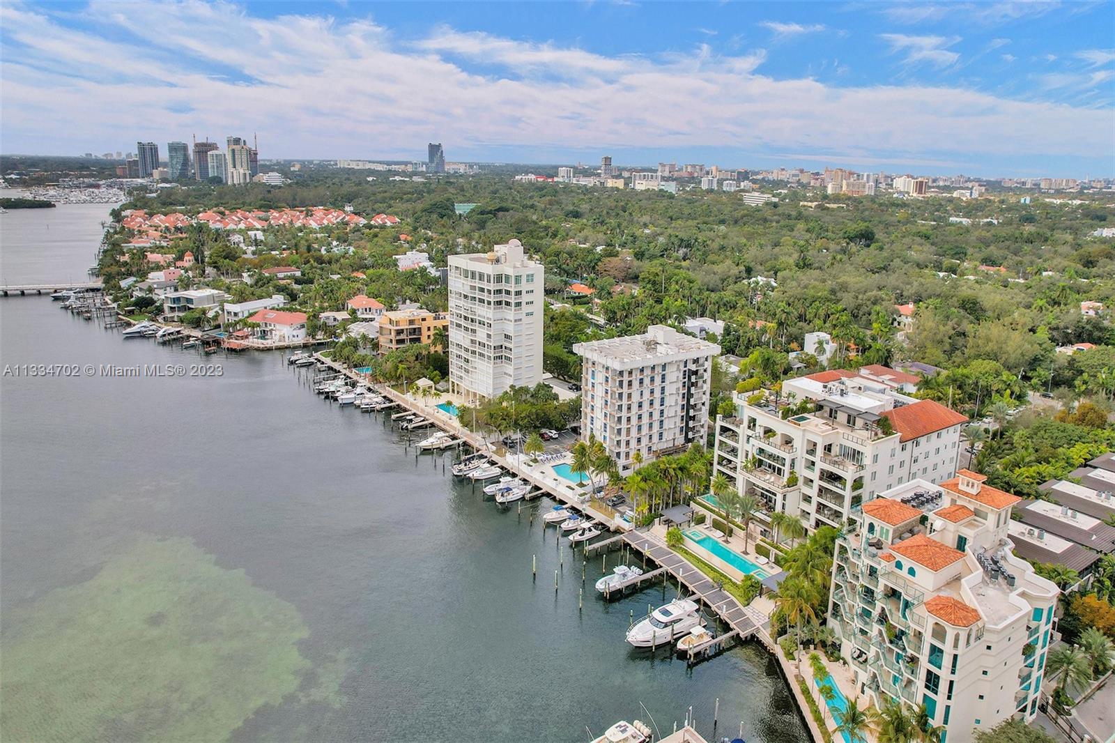 RESIDENCES AT VIZCAYA CON - Residential Lease