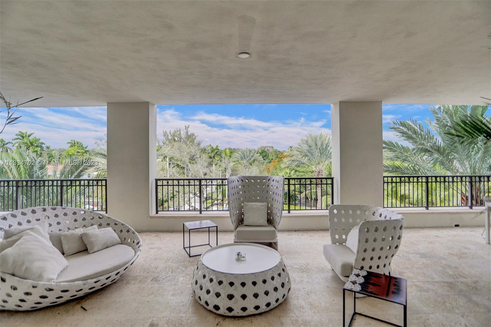 RESIDENCES AT VIZCAYA CON - Residential Lease