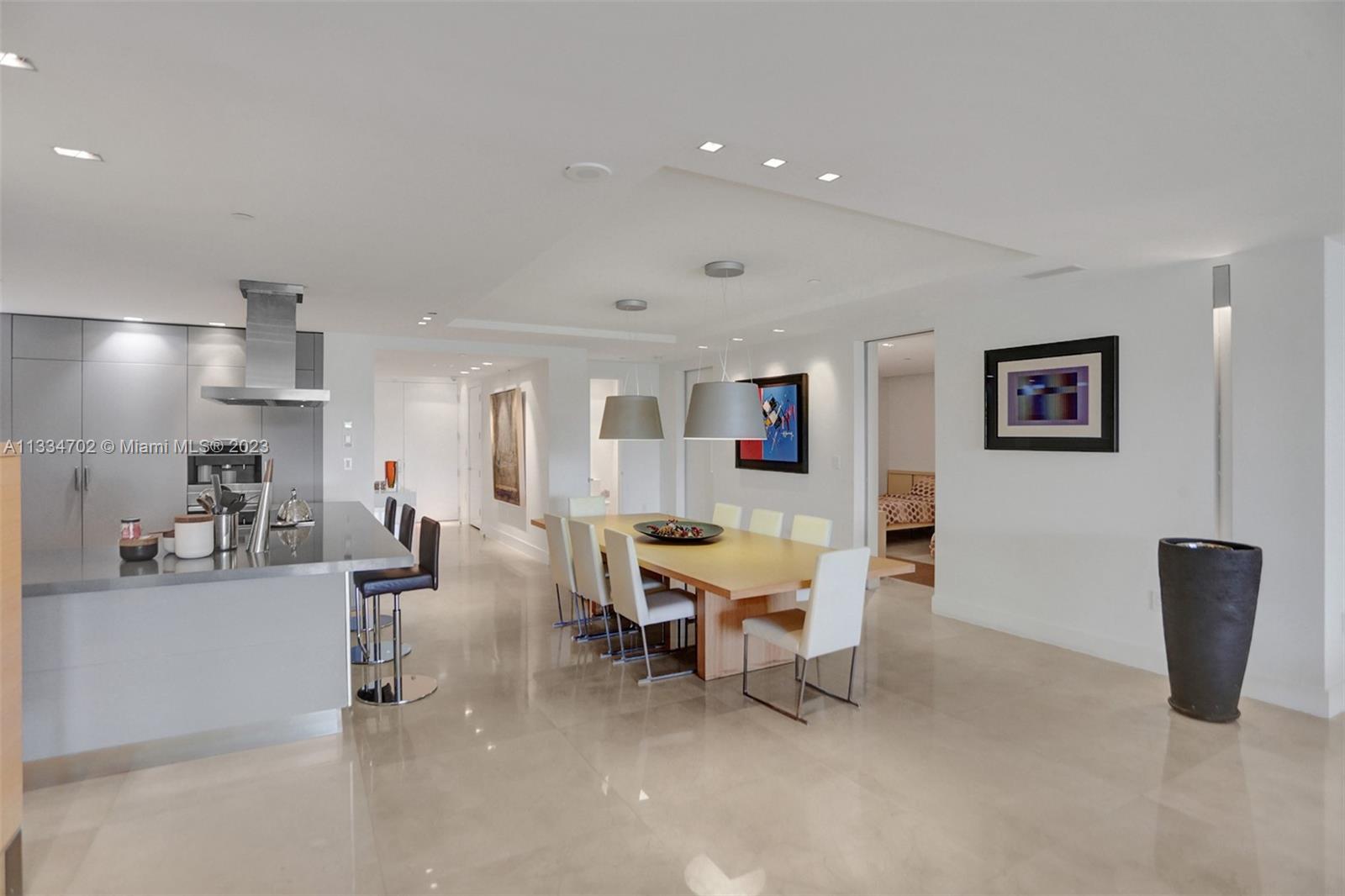 RESIDENCES AT VIZCAYA CON - Residential Lease