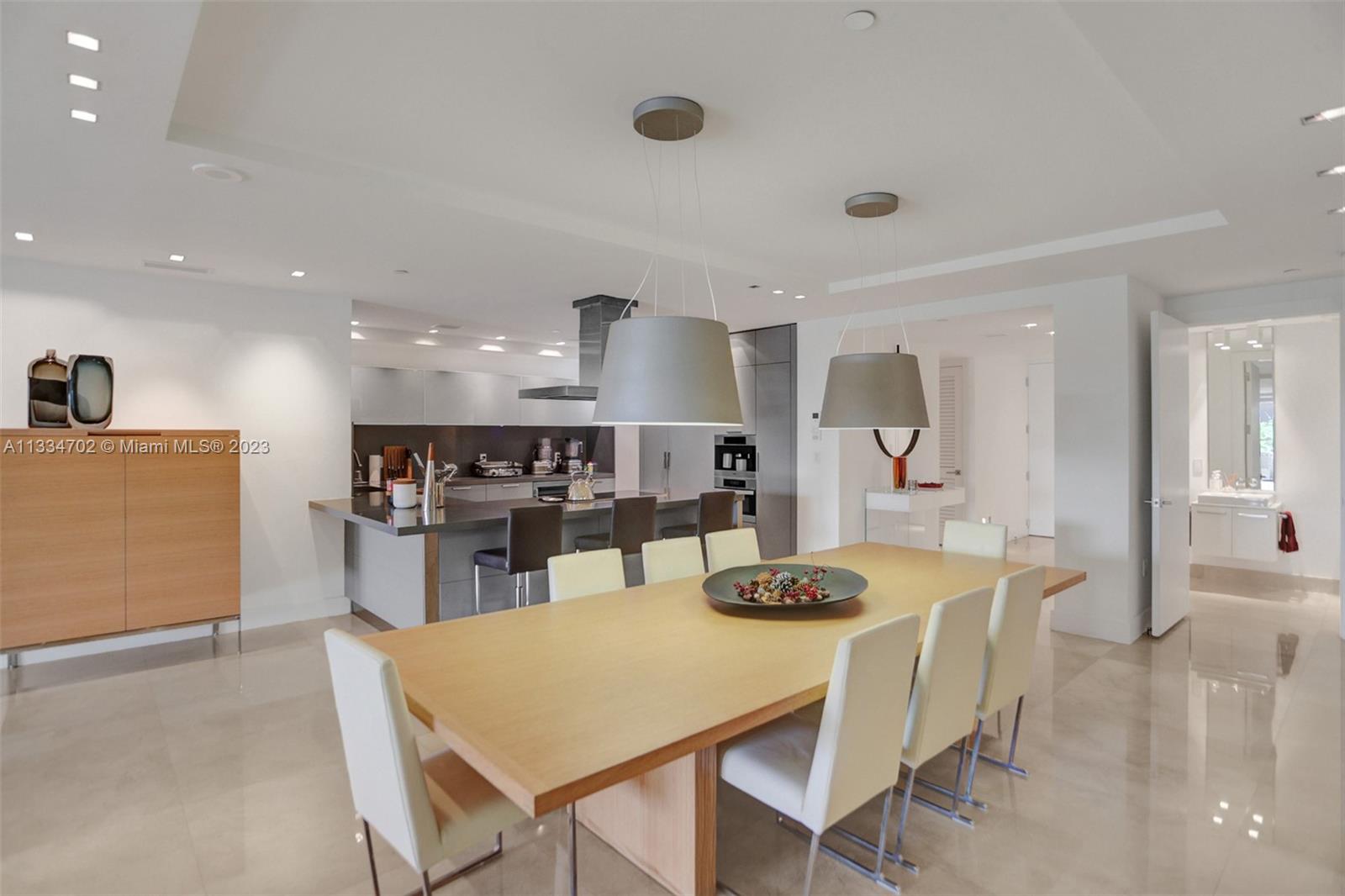 RESIDENCES AT VIZCAYA CON - Residential Lease