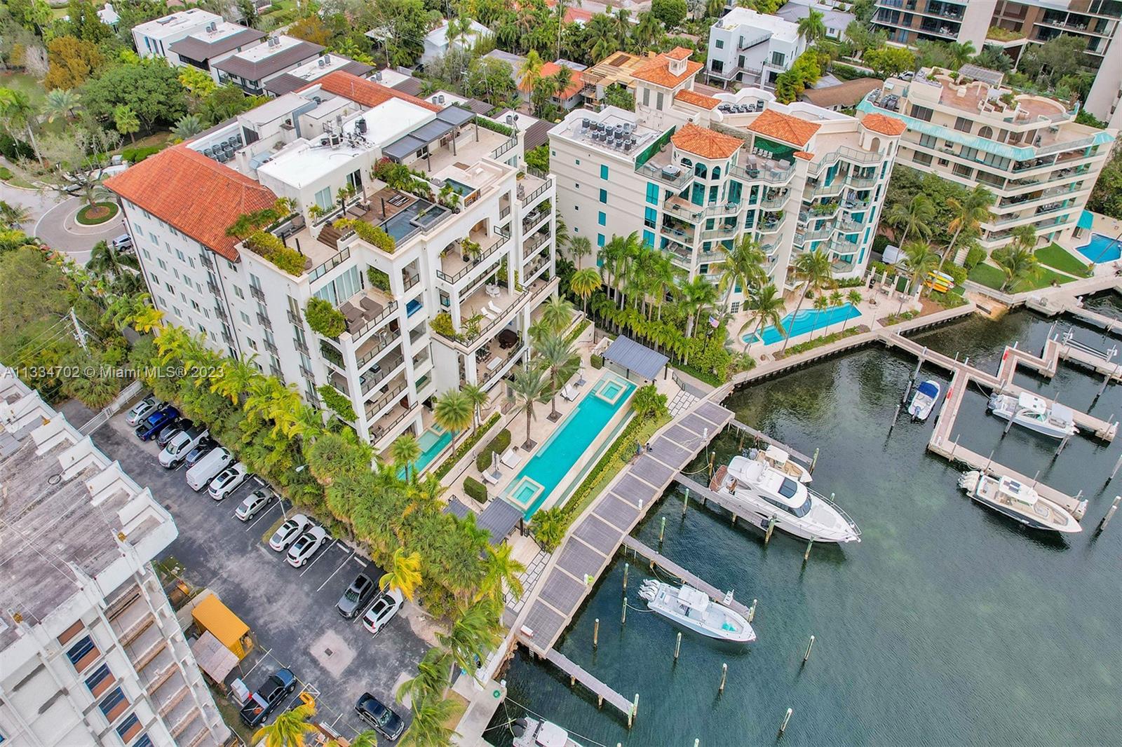 RESIDENCES AT VIZCAYA CON - Residential Lease