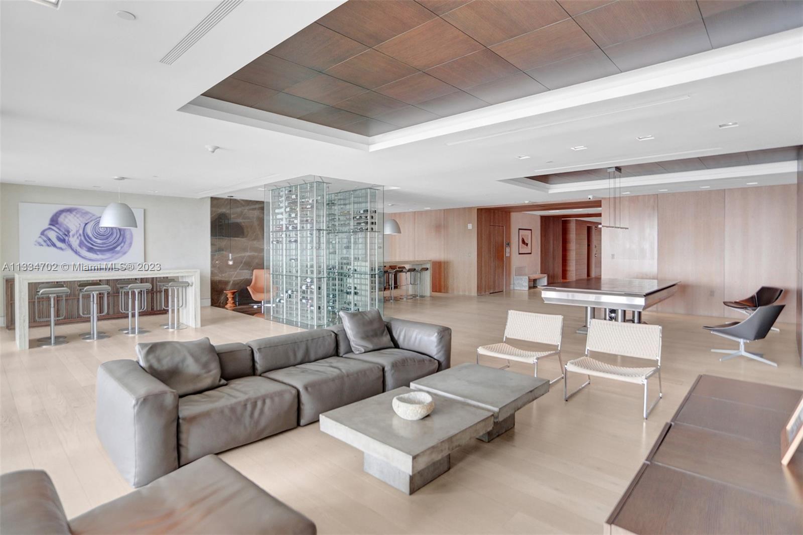 RESIDENCES AT VIZCAYA CON - Residential Lease