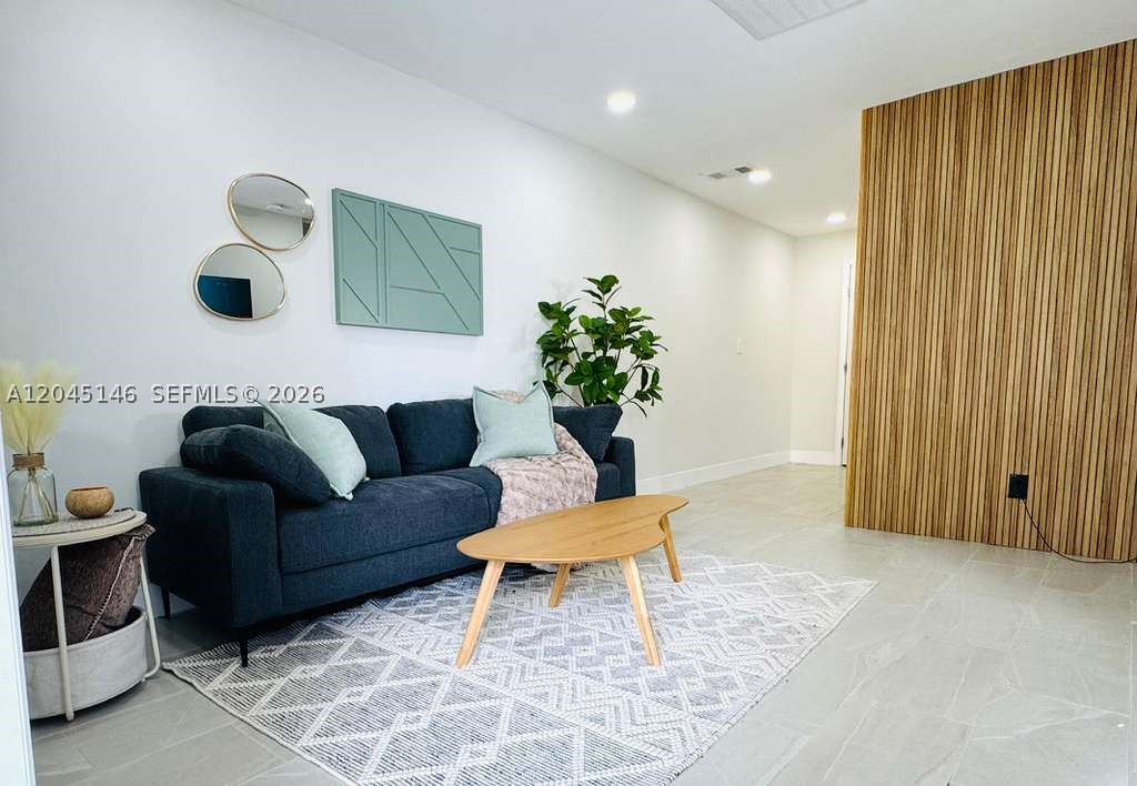 Furnished 2 Bed/ 1 Bath units for rent; laundry available on site; Perfect location, close to shops, Hard Rock, restaurants, places of worship,  I-95, and 595. rent includes water!
Schedule your showing today! quick approval!