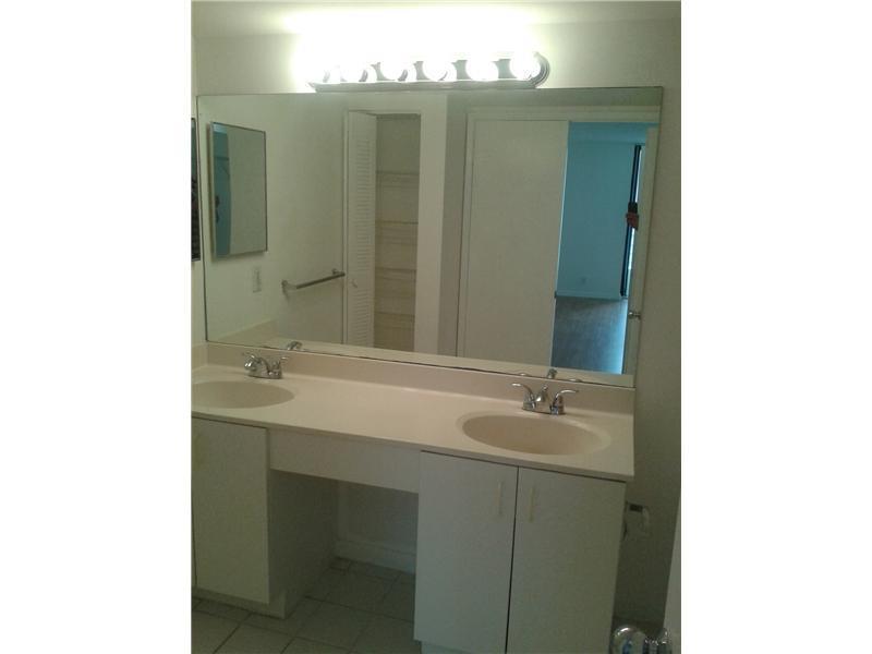 PARC CENTRAL AVENTURA EAS - Residential Lease