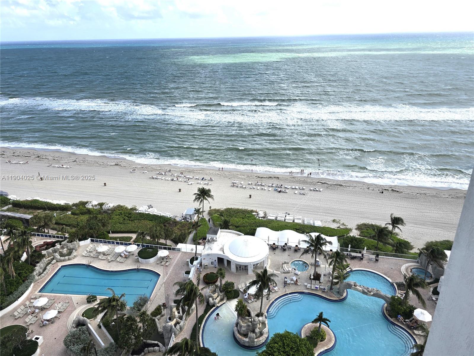 TRUMP INTERNATIONAL SONES - Residential