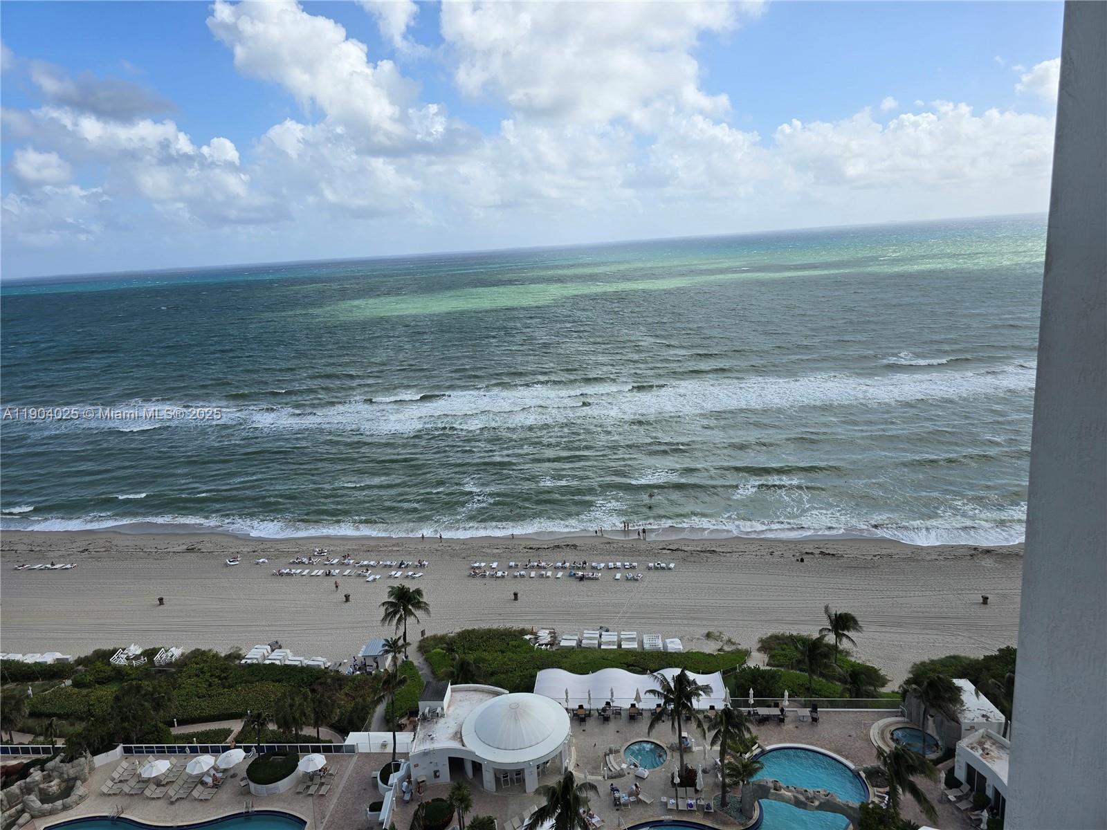 TRUMP INTERNATIONAL SONES - Residential