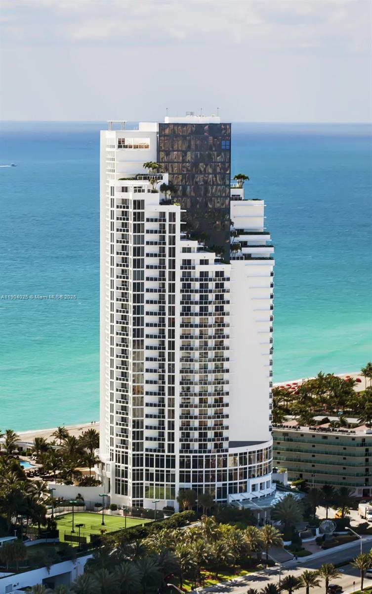 TRUMP INTERNATIONAL SONES - Residential