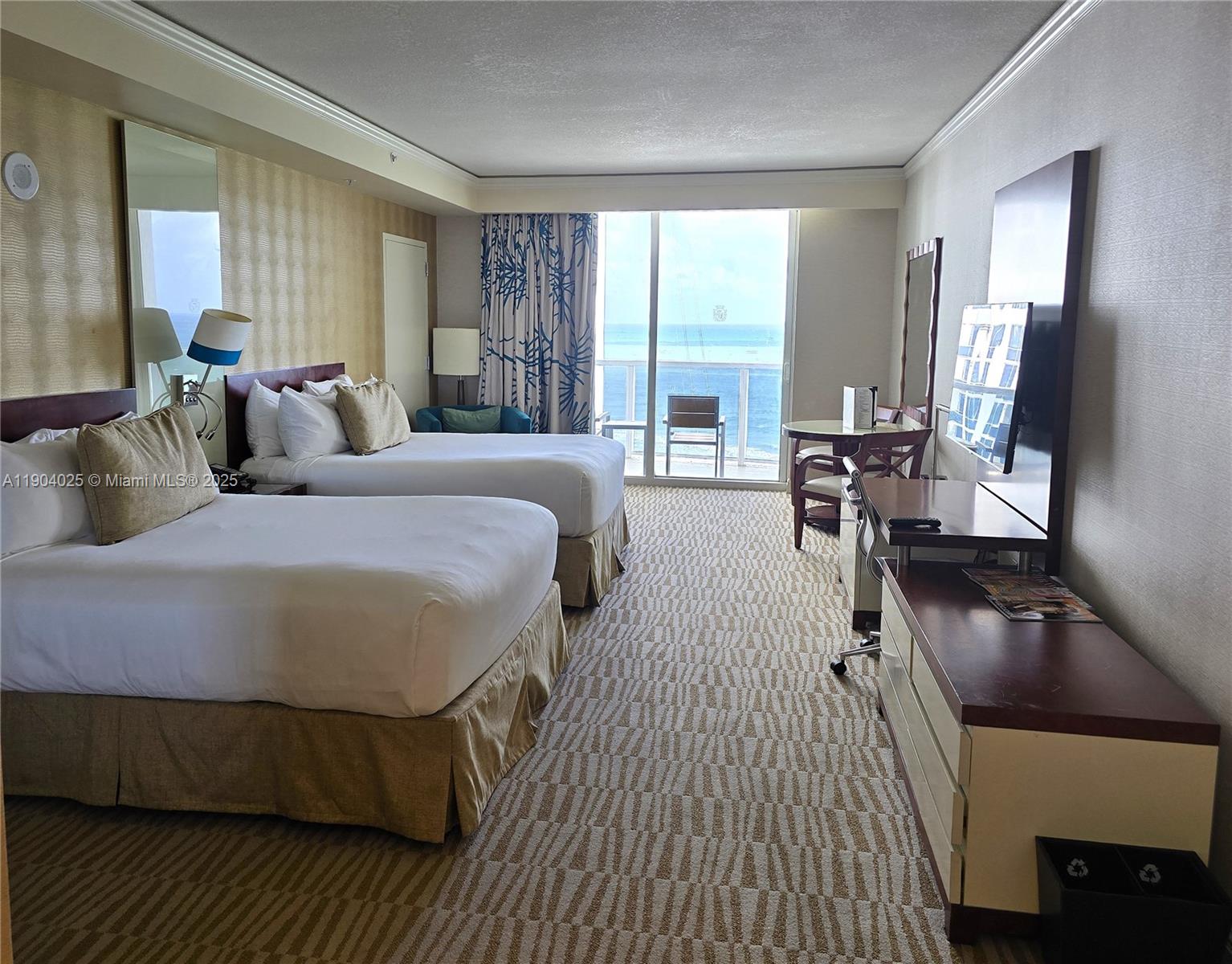 TRUMP INTERNATIONAL SONES - Residential