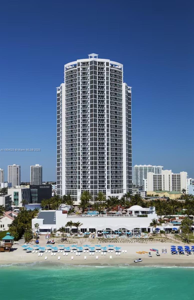 Personal enjoyment & income production! Oceanfront room with direct ocean view. Don't miss this excellent occasion to own a fully furnished & fully equipped gorgeous 1 bedroom and 1 bath hotel apartment in prestigious Sunny Isles Beach. Trump Resort offers luxury amenities and leisure activities.