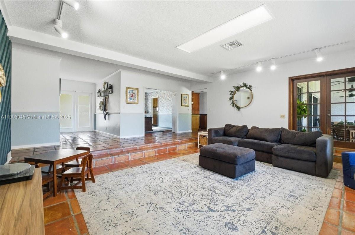 JACARANDA COUNTRY CLUB WE - Residential