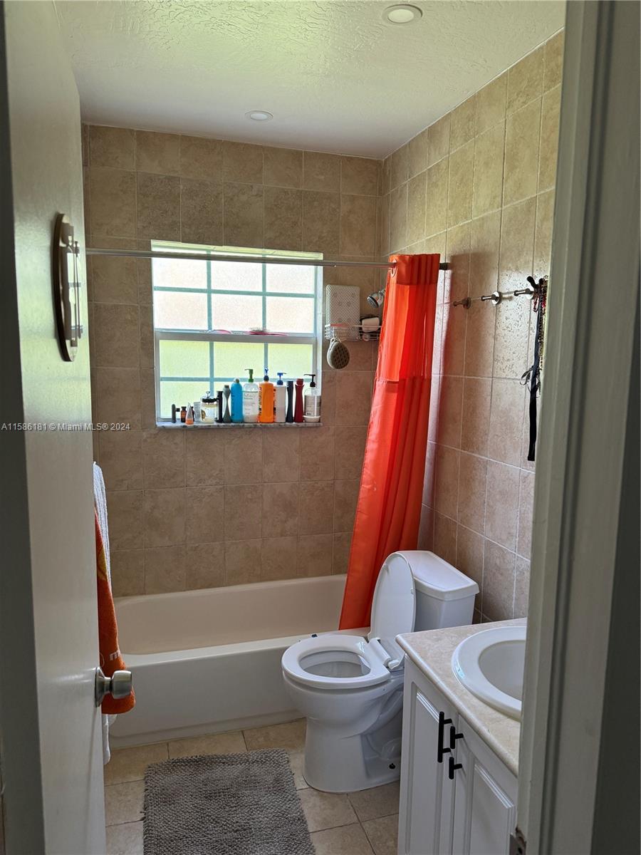 SOUTHERN STAR CONDO - Residential Lease
