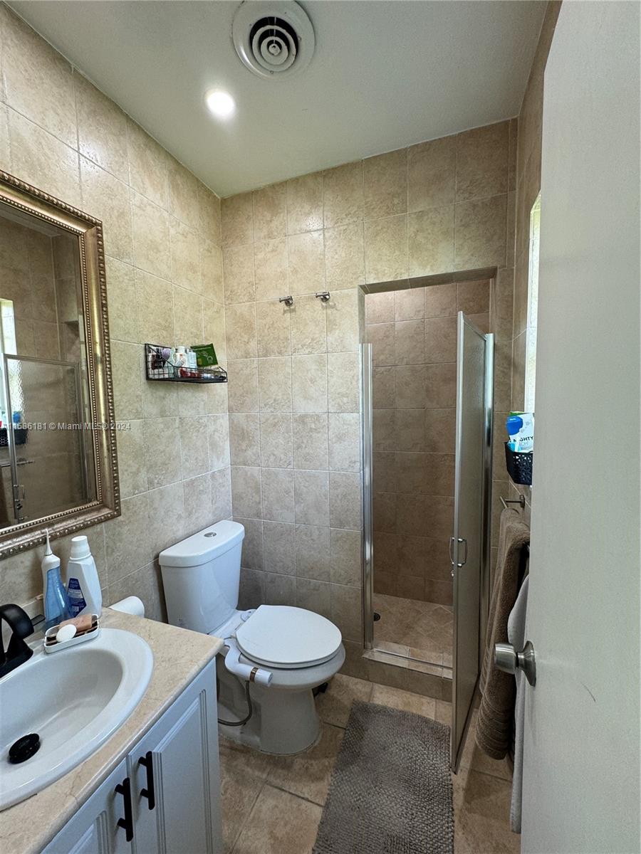 SOUTHERN STAR CONDO - Residential Lease