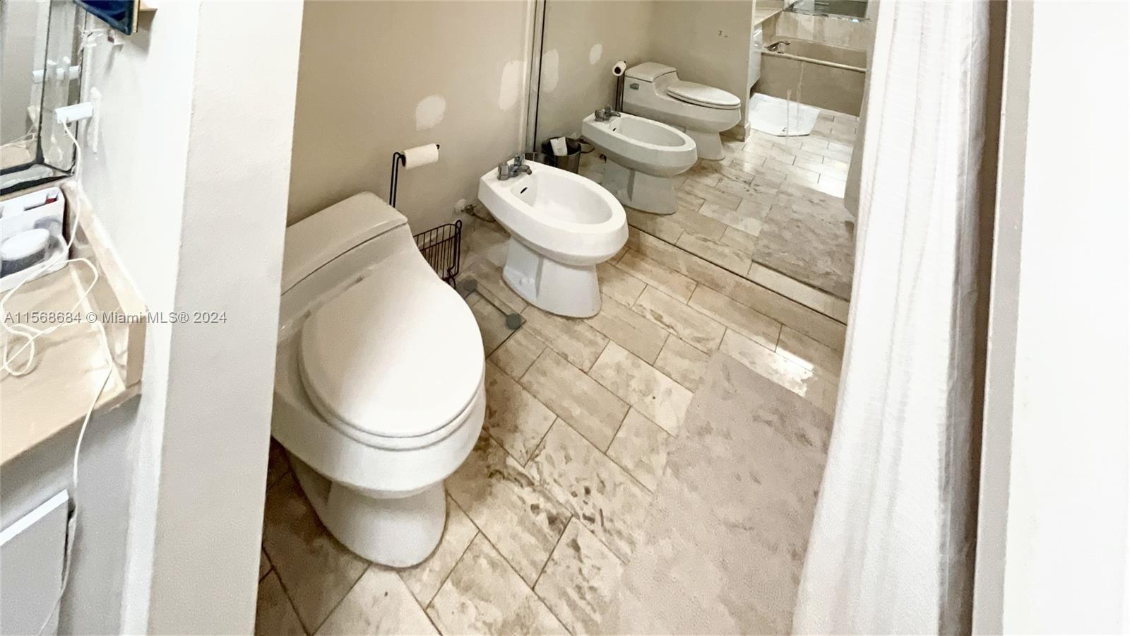 VENETIA CONDO - Residential Lease