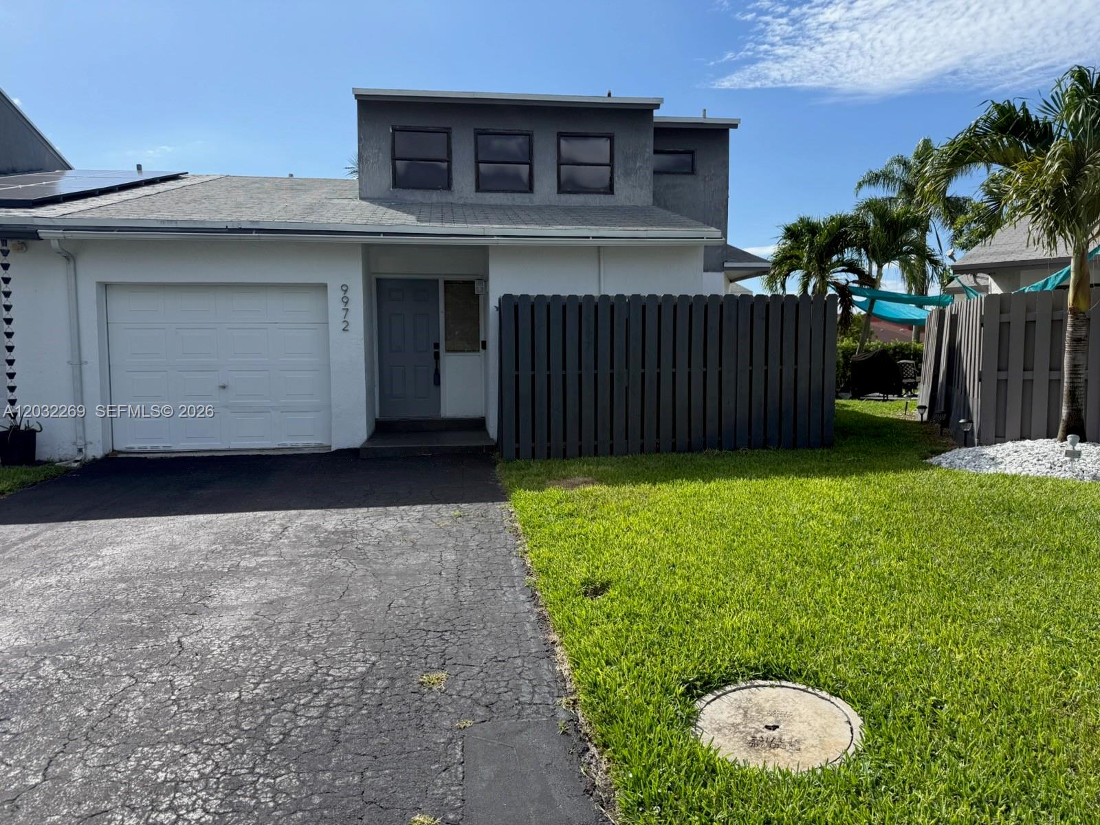 FOUR PALM LAKES AT PEMBRO - Residential