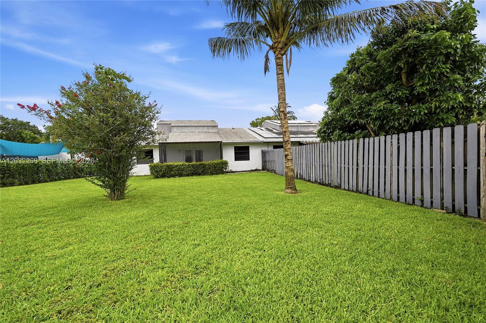 FOUR PALM LAKES AT PEMBRO - Residential