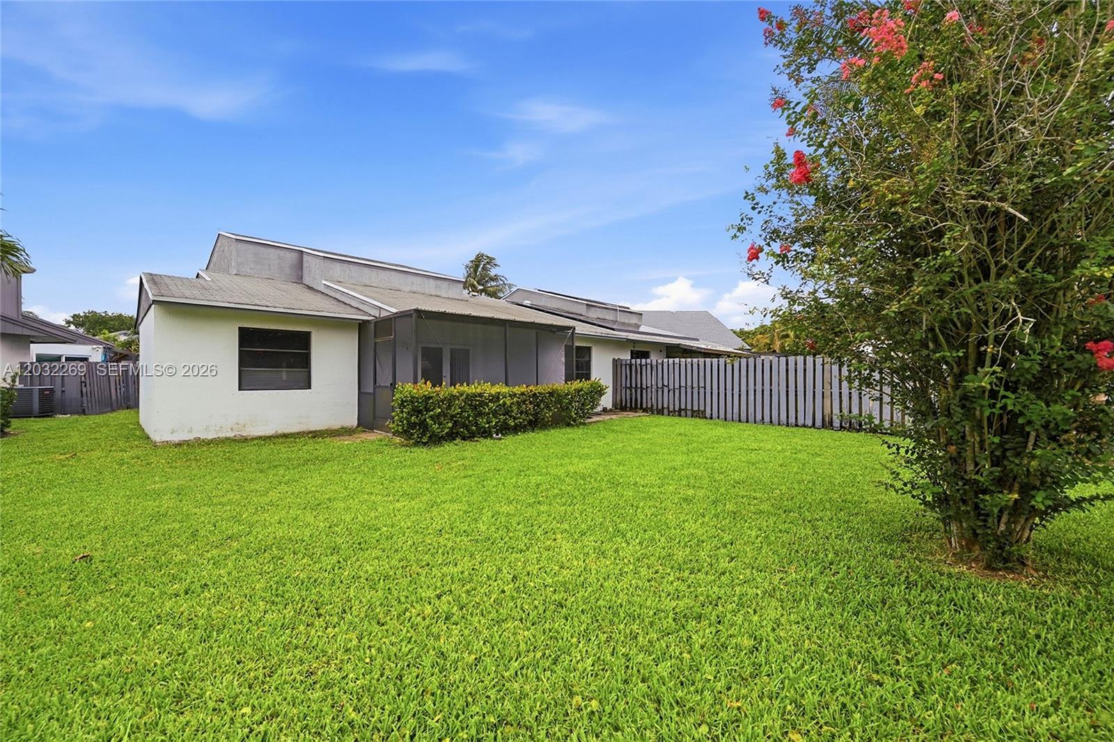 FOUR PALM LAKES AT PEMBRO - Residential
