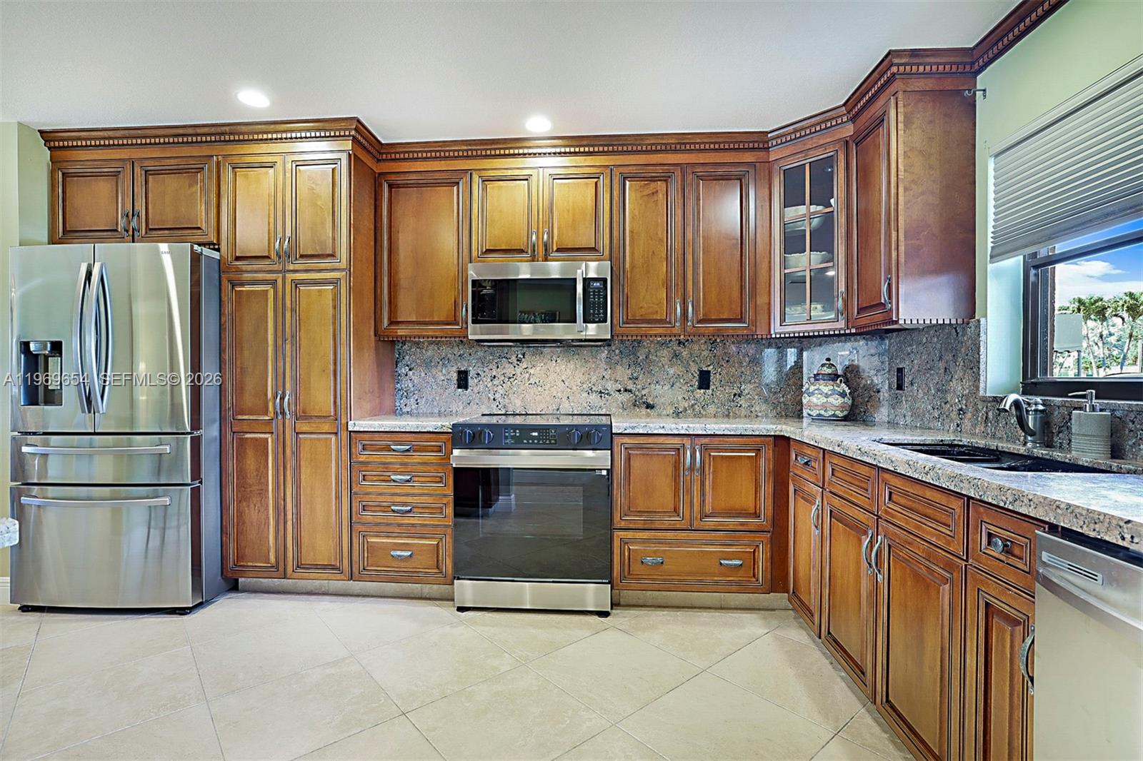 BROADVIEW CONDO - Residential