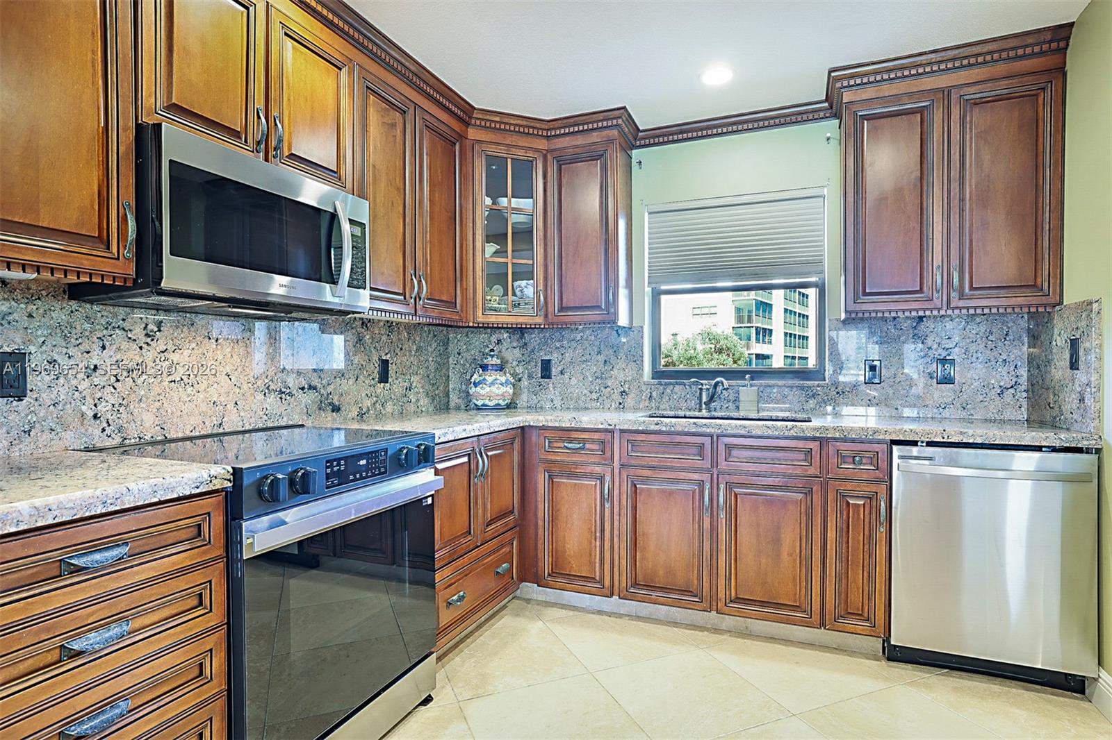 BROADVIEW CONDO - Residential