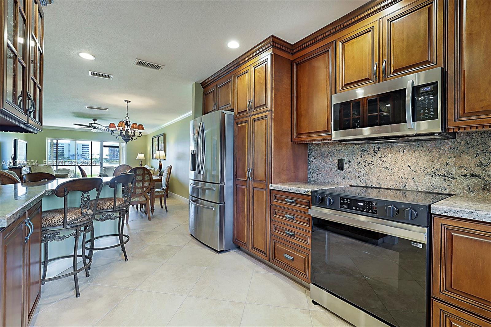 BROADVIEW CONDO - Residential