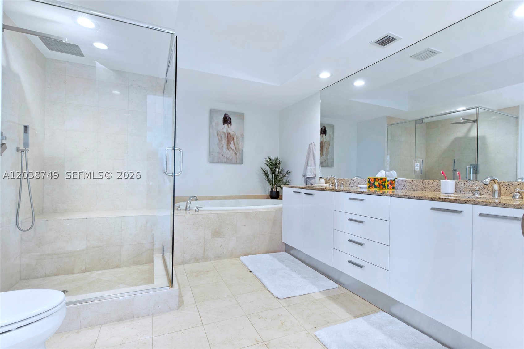 BEACH CLUB CONDO - Residential Lease