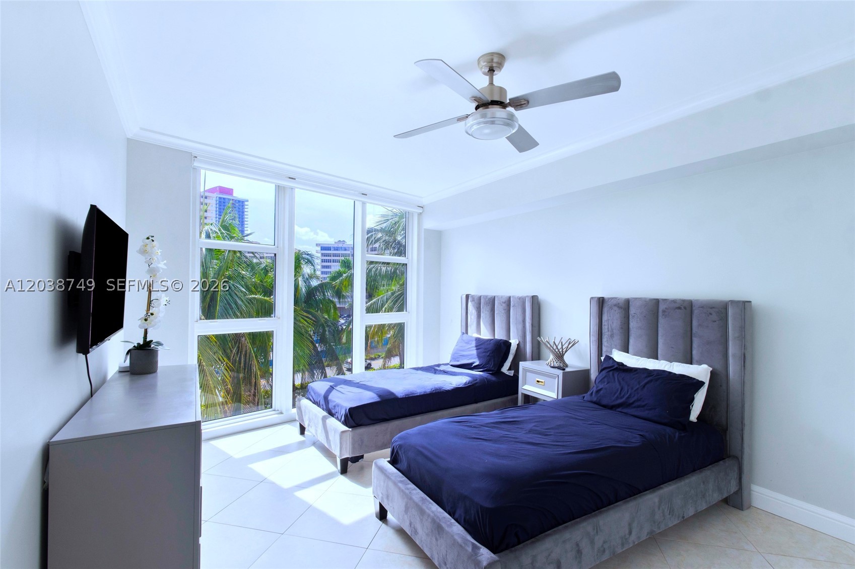 BEACH CLUB CONDO - Residential Lease
