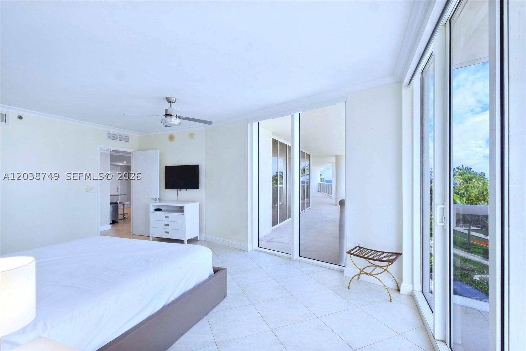 BEACH CLUB CONDO - Residential Lease